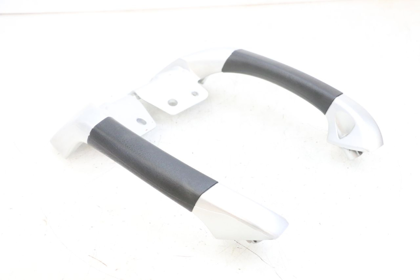 photo de POIGNEE ARRIERE PIAGGIO MP3 RL 250 (2007 - 2010) - État de surface