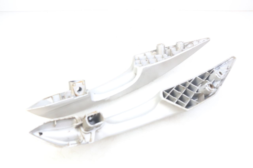 photo de POIGNEE ARRIERE PEUGEOT SATELIS 125 (2010 - 2012)