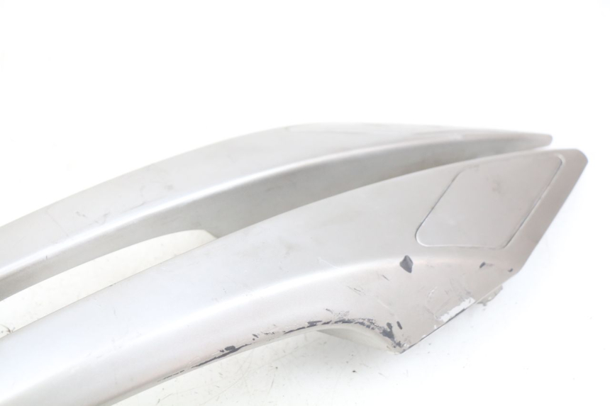 photo de POIGNEE ARRIERE PEUGEOT SATELIS 125 (2010 - 2012)