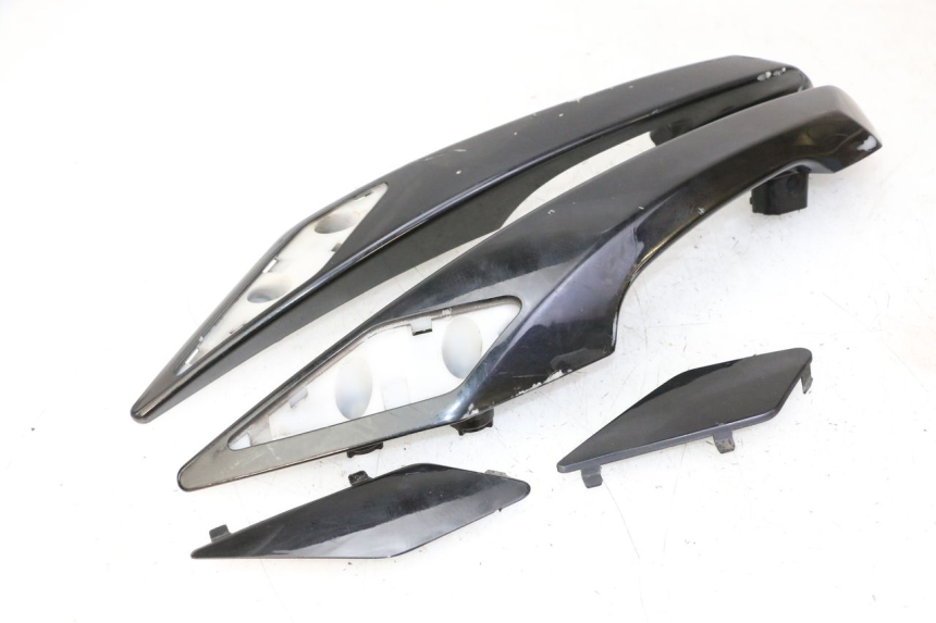 photo de POIGNEE ARRIERE PEUGEOT SATELIS 125 (2010 - 2012)