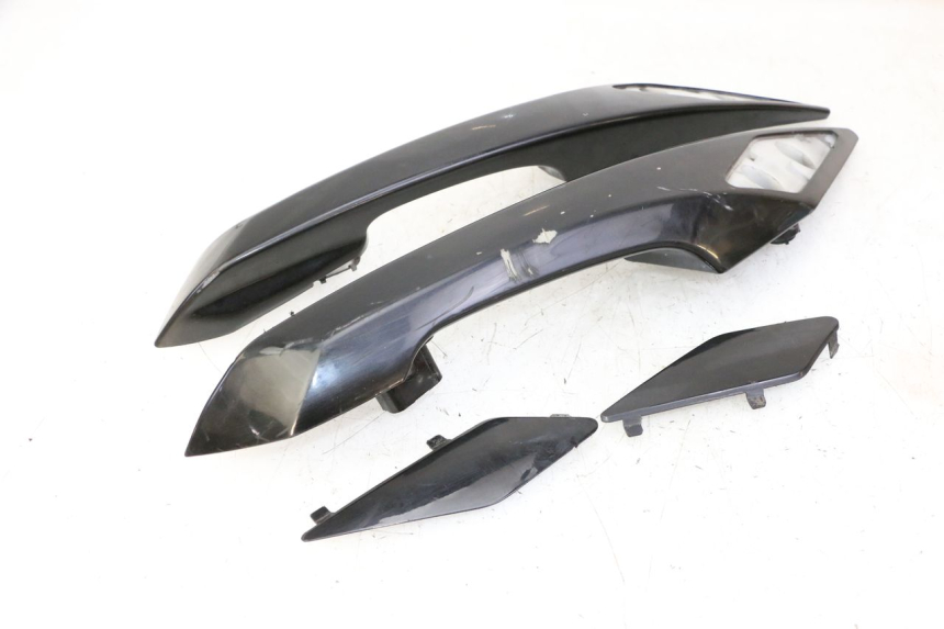 photo de POIGNEE ARRIERE PEUGEOT SATELIS 125 (2010 - 2012)