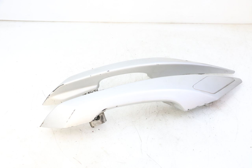 photo de POIGNEE ARRIERE PEUGEOT SATELIS 125 (2006 - 2009)