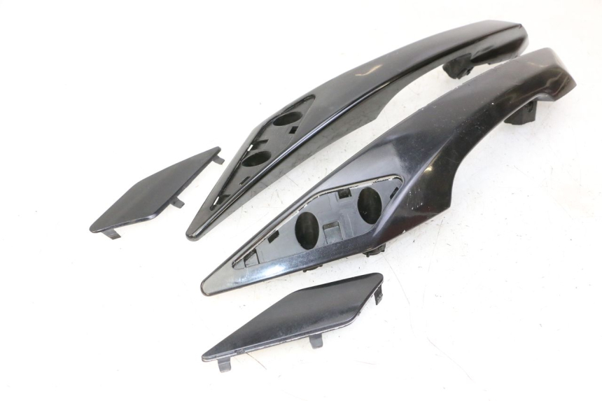 photo de POIGNEE ARRIERE PEUGEOT SATELIS 125 (2013 - 2018)