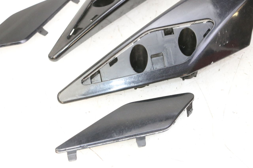 photo de POIGNEE ARRIERE PEUGEOT SATELIS 125 (2013 - 2018)