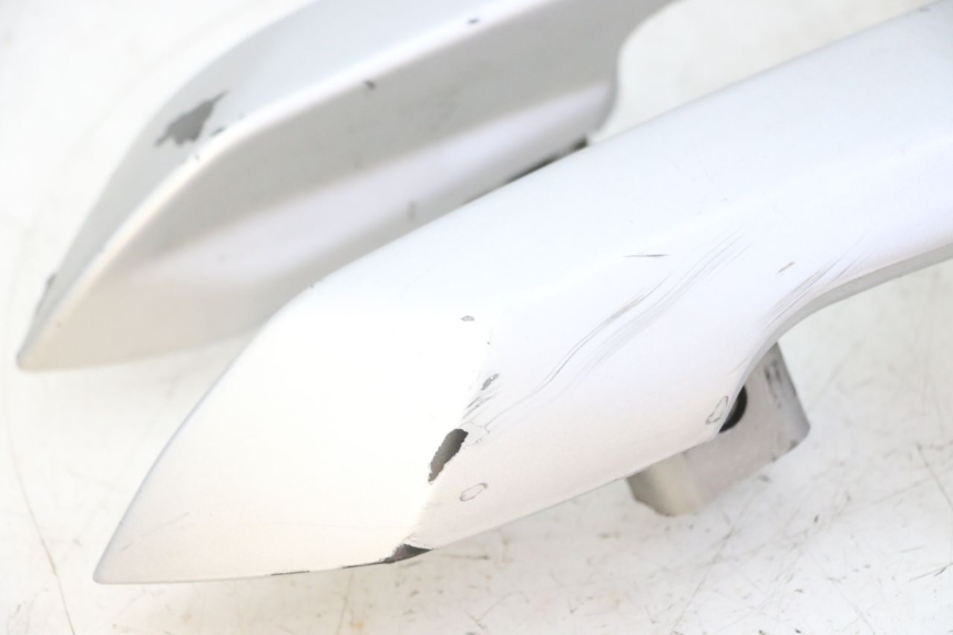 photo de POIGNEE ARRIERE PEUGEOT SATELIS 125 (2006 - 2009)