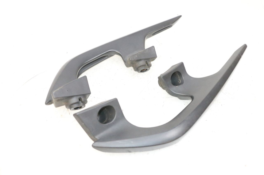 photo de POIGNEE ARRIERE YAMAHA X-MAX XMAX 125 (2010 - 2013) - Vue principale