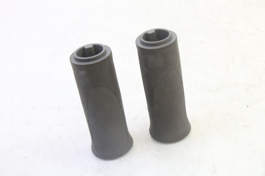 photo de POIGNEE DE GUIDON SEGWAY NINEBOT F65I 1