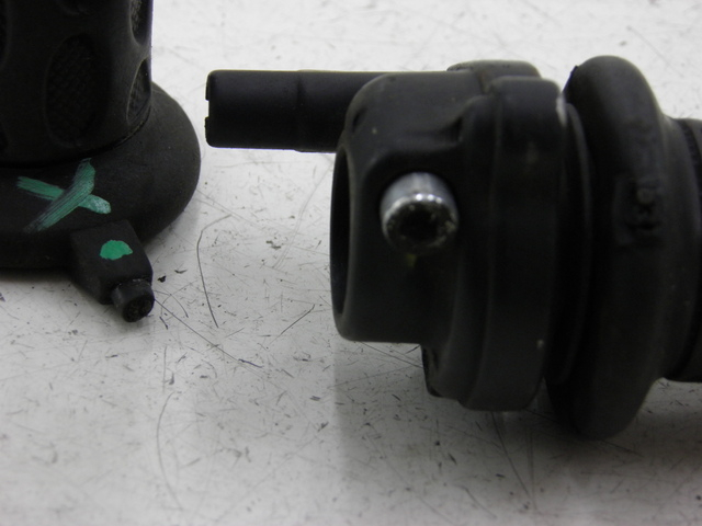 photo de POIGNEE DE GUIDON PIAGGIO MP3 RL 125 (2006 - 2014) - Autre angle de vue