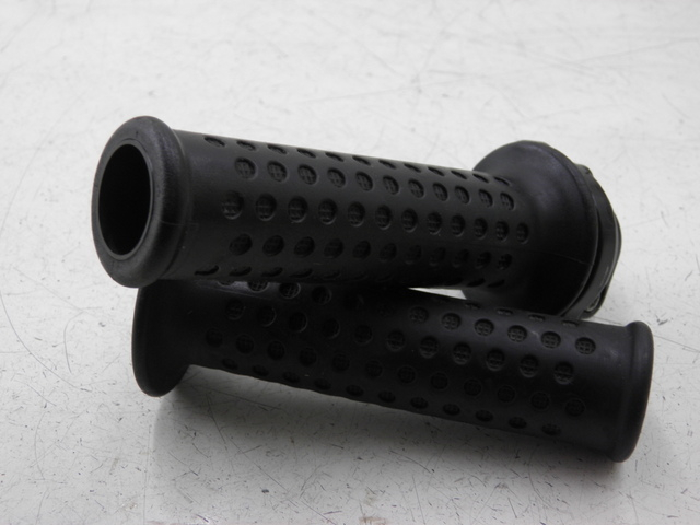 photo de POIGNEE DE GUIDON PIAGGIO XEVO - X EVO 125 (2007 - 2017) - Vue d’ensemble