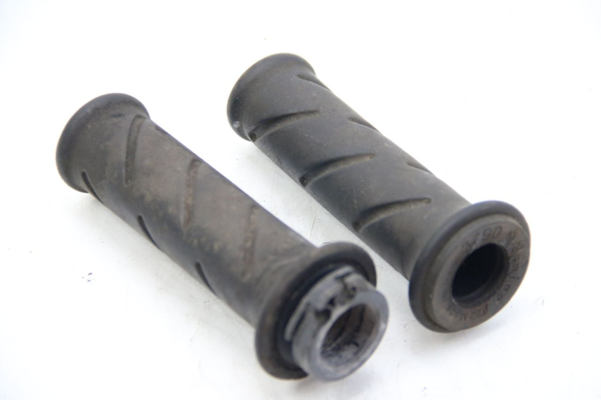 photo de POIGNEE DE GUIDON PEUGEOT SATELIS COMPRESSOR K15 125 (2006 - 2009)