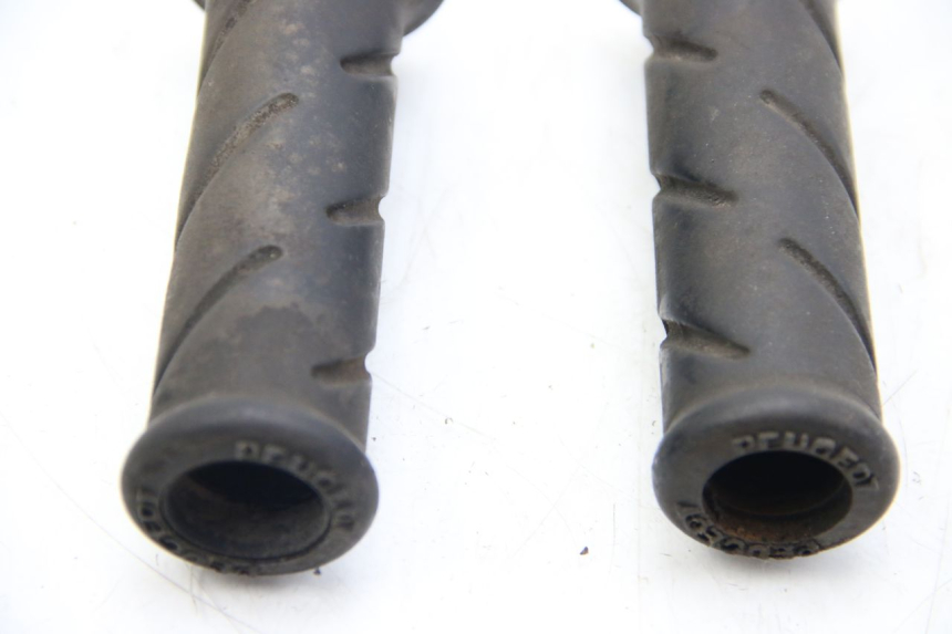 photo de POIGNEE DE GUIDON PEUGEOT SATELIS COMPRESSOR K15 125 (2006 - 2009)
