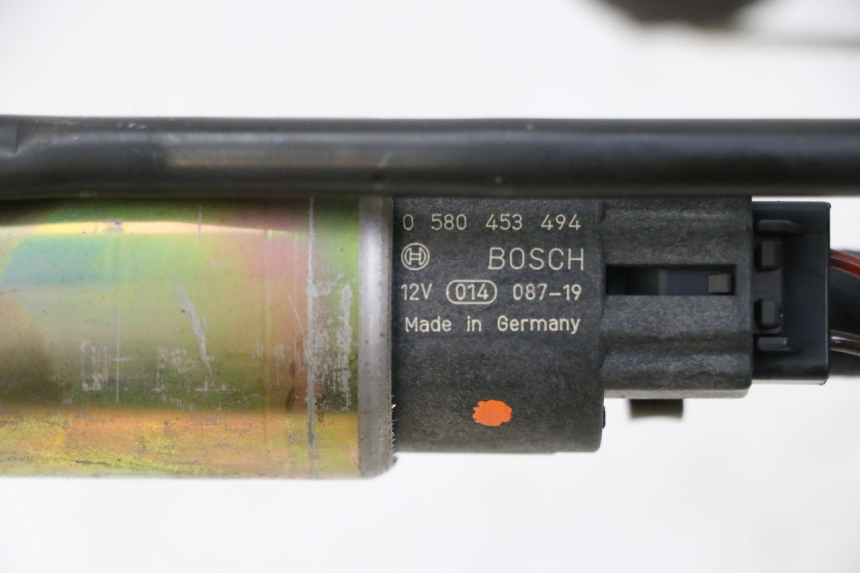 photo de POMPE A ESSENCE BMW C1 125 (2000 - 2003)