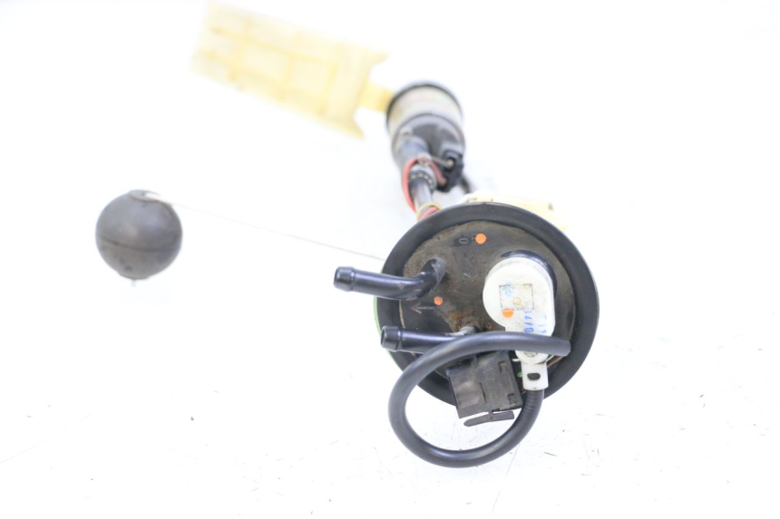 photo de POMPE A ESSENCE BMW C1 125 (2000 - 2003)