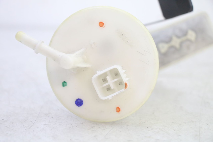 photo de POMPE A ESSENCE SUZUKI BURGMAN 125 (2007 - 2014) - Autre angle de vue