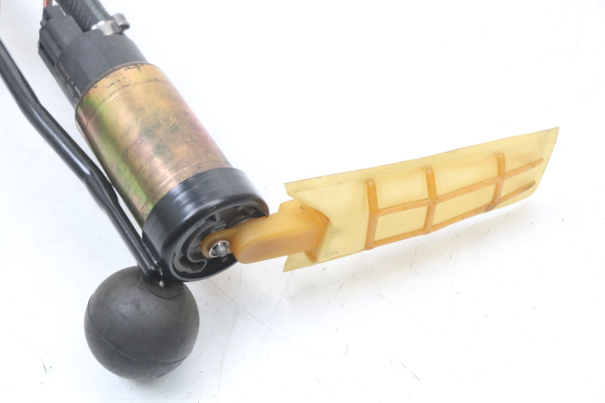 photo de POMPE A ESSENCE BMW C1 125 (2000 - 2003)