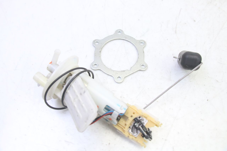 photo de POMPE A ESSENCE BMW G310 R 310 (2016 - 2020)