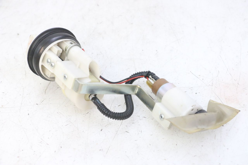 photo de POMPE A ESSENCE PIAGGIO MP3 LT 300 (2010 - 2016)
