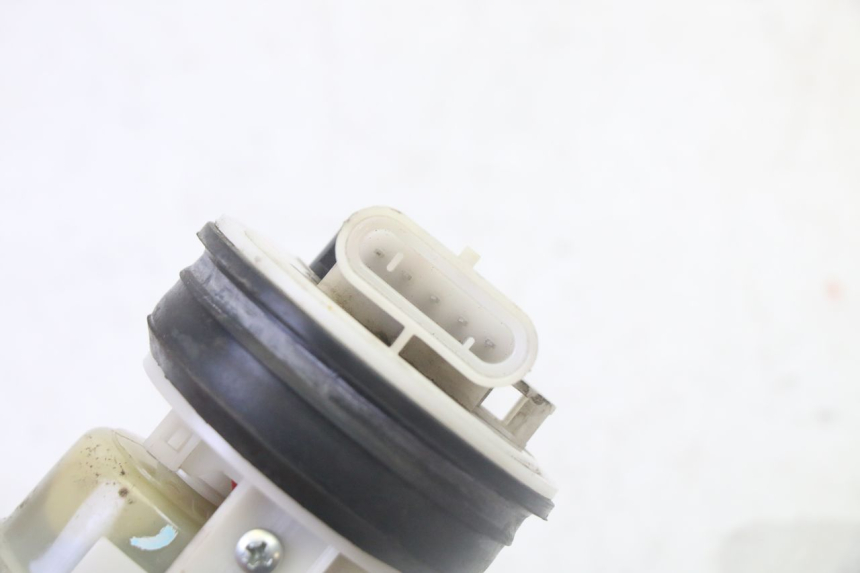 photo de POMPE A ESSENCE PIAGGIO MP3 LT 300 (2010 - 2016)