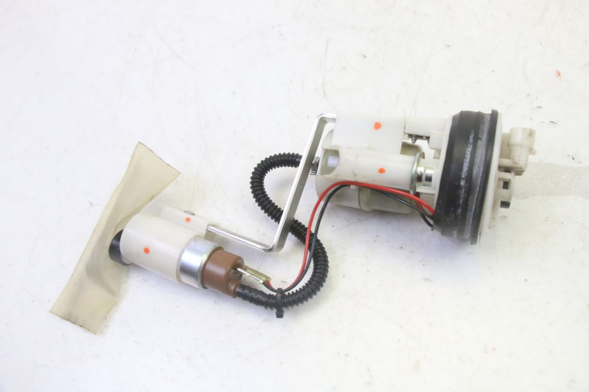 photo de POMPE A ESSENCE PIAGGIO MP3 LT 300 (2010 - 2016)