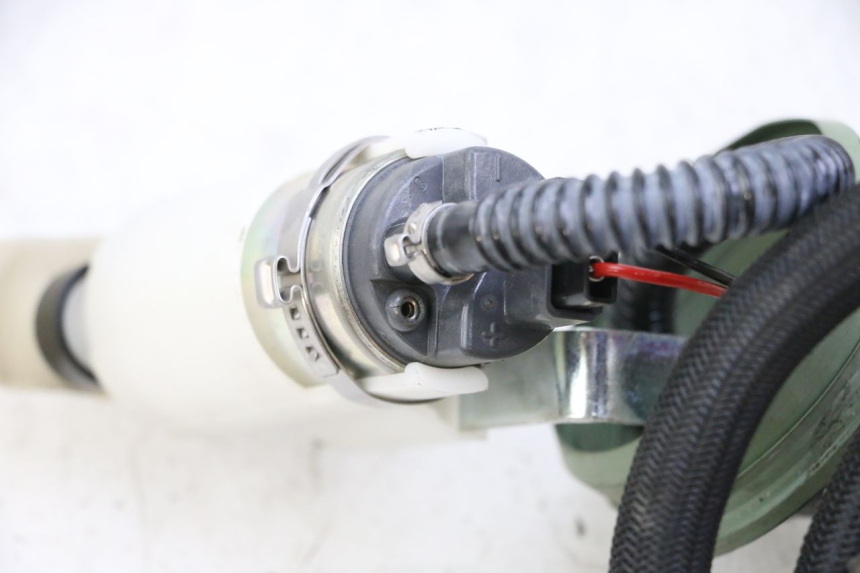 photo de POMPE A ESSENCE PIAGGIO MP3 500 (2014 - 2016)