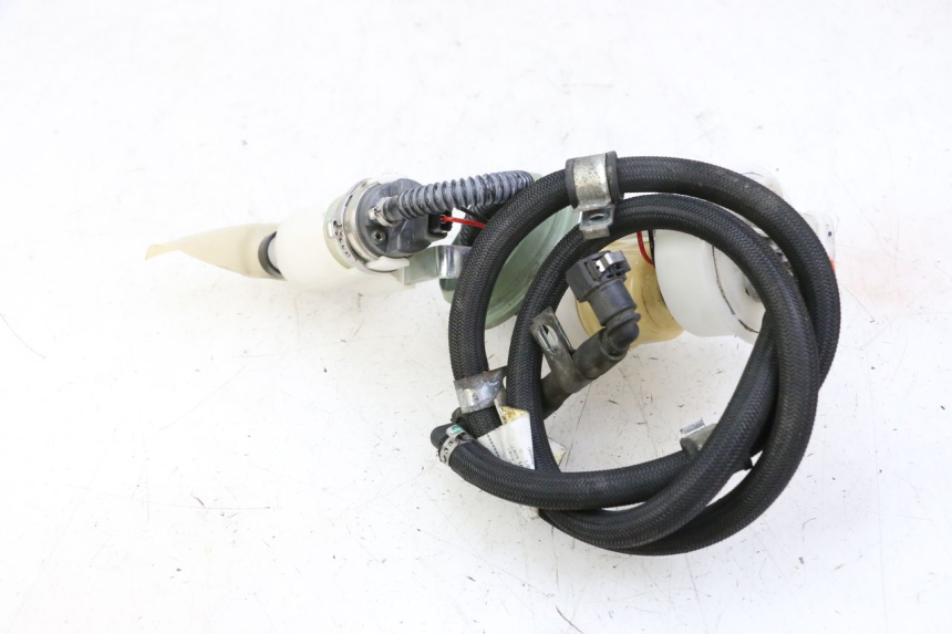 photo de POMPE A ESSENCE PIAGGIO MP3 500 (2014 - 2016)
