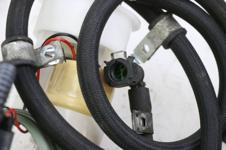 photo de POMPE A ESSENCE PIAGGIO MP3 500 (2014 - 2016)