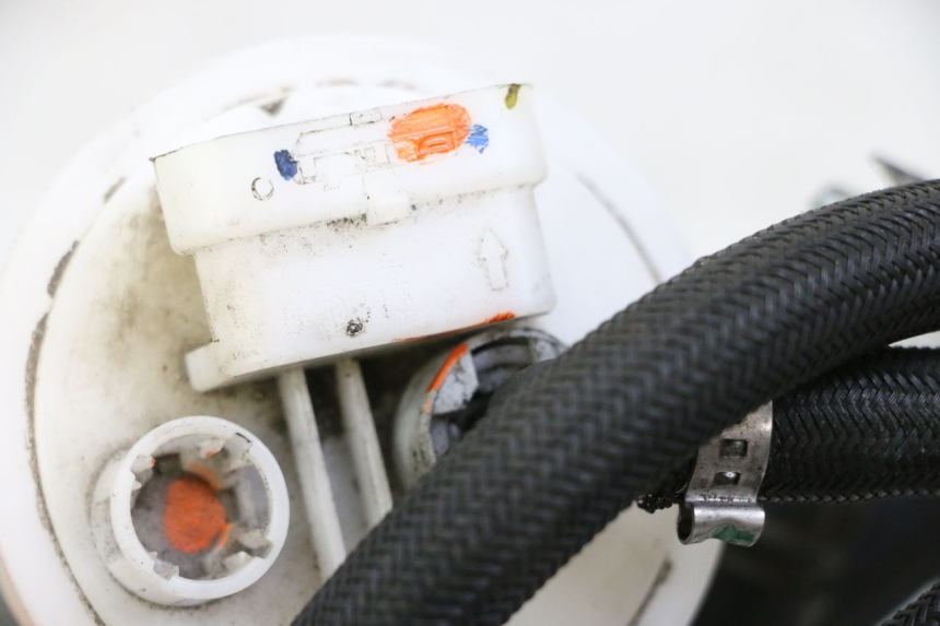 photo de POMPE A ESSENCE PIAGGIO MP3 500 (2014 - 2016)
