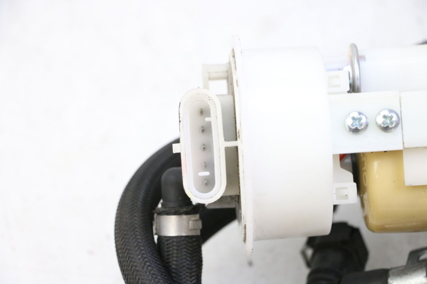 photo de POMPE A ESSENCE PIAGGIO MP3 500 (2014 - 2016)