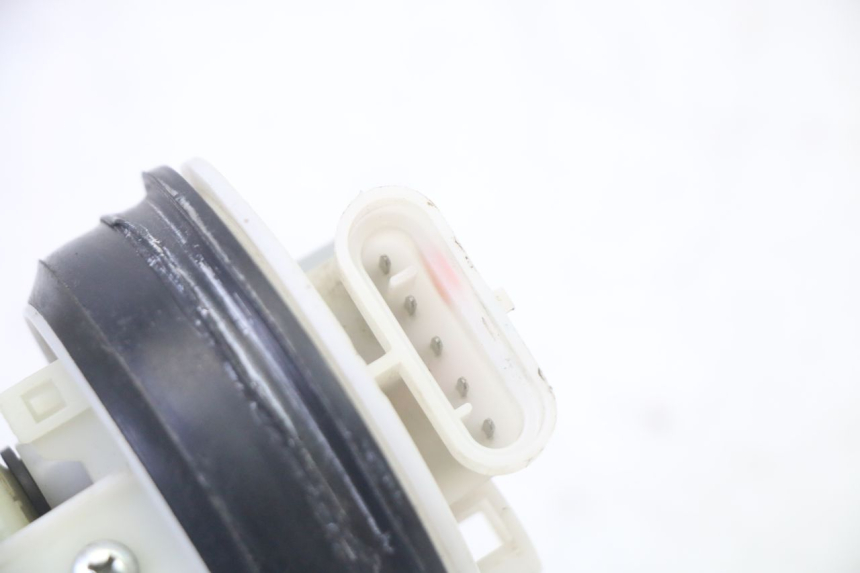 photo de POMPE A ESSENCE PIAGGIO MP3 RL 250 (2007 - 2010)