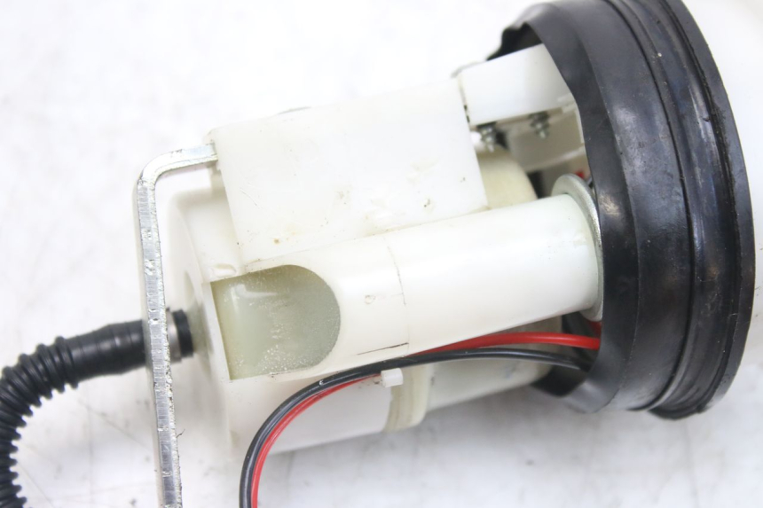 photo de POMPE A ESSENCE PIAGGIO MP3 RL 250 (2007 - 2010)