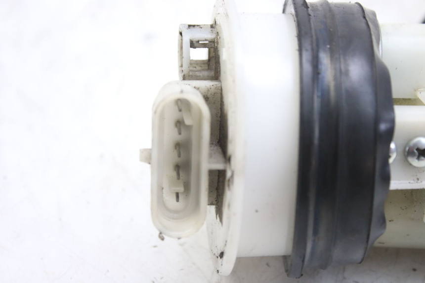 photo de POMPE A ESSENCE PIAGGIO MP3 RL 250 (2007 - 2010)