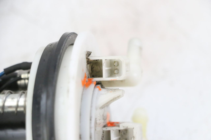 photo de POMPE A ESSENCE PEUGEOT SATELIS 125 (2013 - 2018)