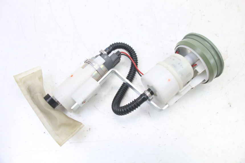 photo de POMPE A ESSENCE PIAGGIO MP3 500 (2014 - 2016)