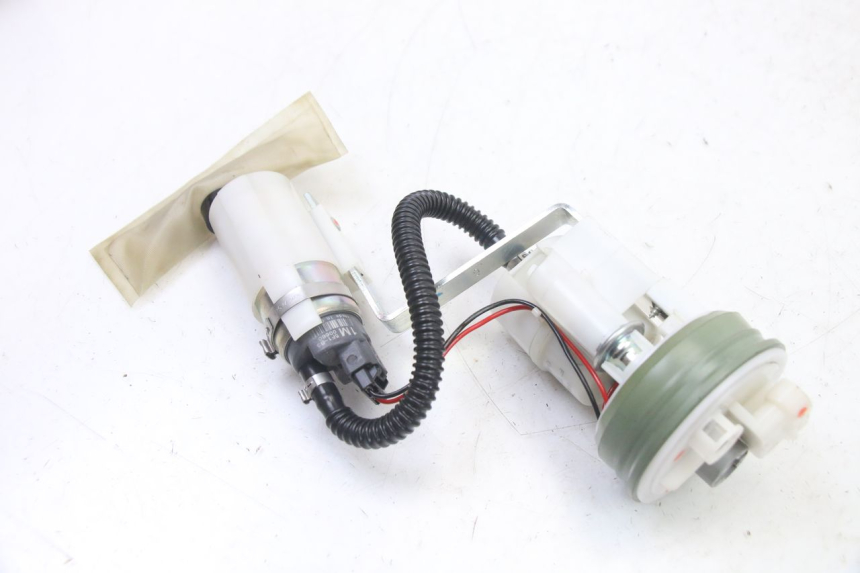 photo de POMPE A ESSENCE PIAGGIO MP3 500 (2014 - 2016)
