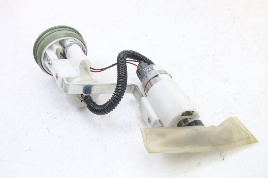 photo de POMPE A ESSENCE PIAGGIO MP3 500 (2014 - 2016)