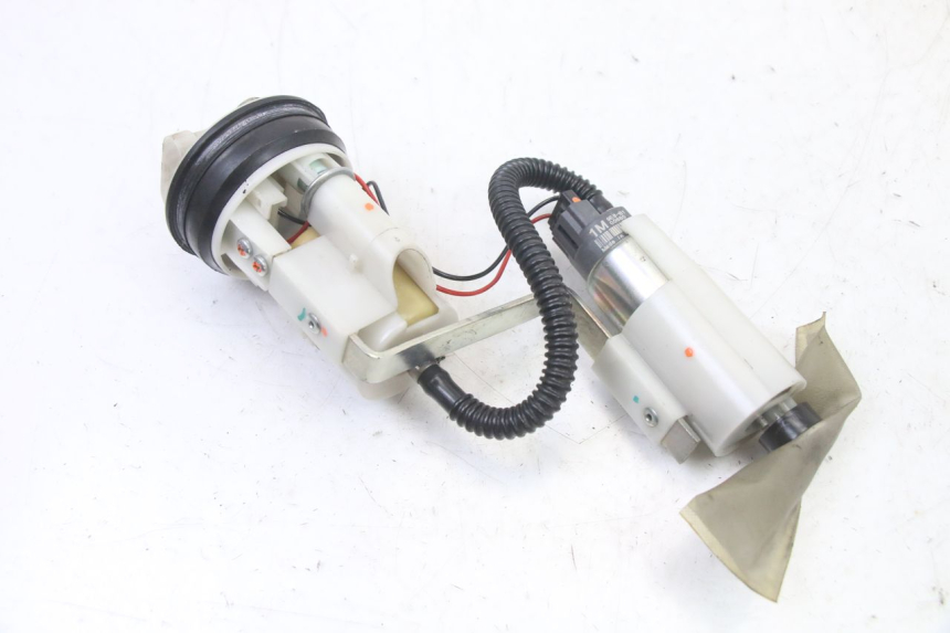 photo de POMPE A ESSENCE PIAGGIO MP3 LT 400 (2007 - 2012)