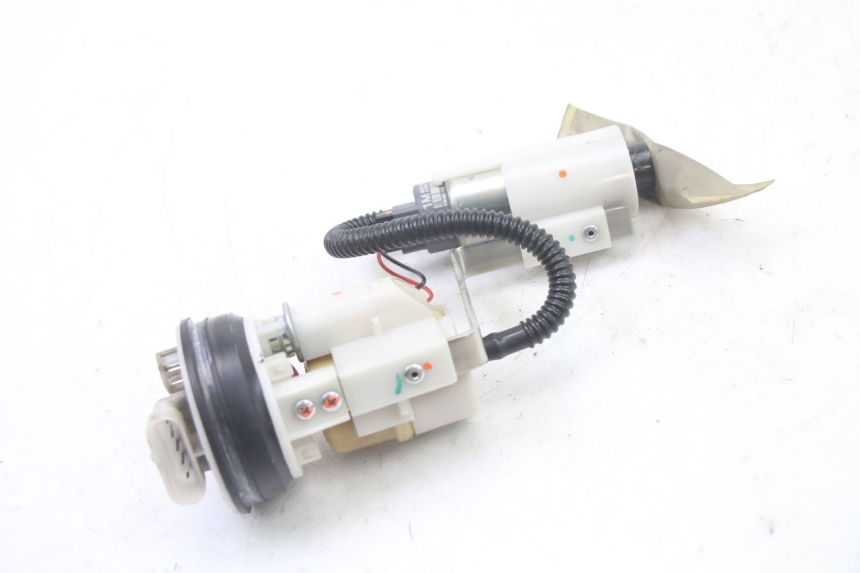 photo de POMPE A ESSENCE PIAGGIO MP3 LT 400 (2007 - 2012)