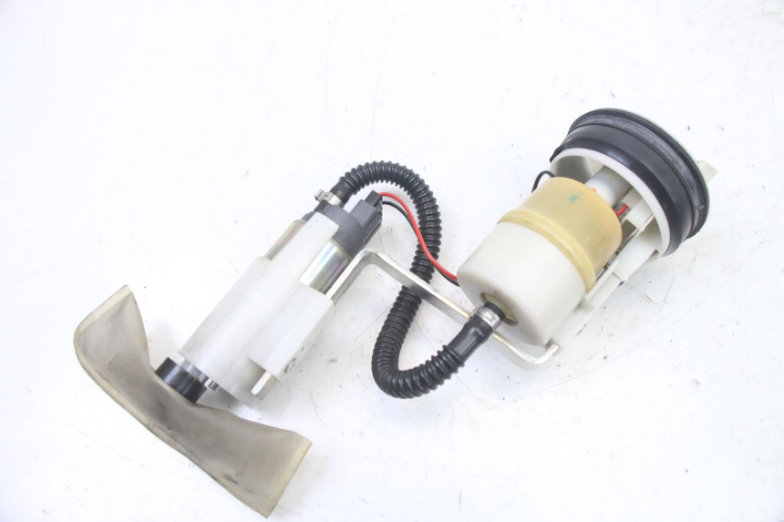 photo de POMPE A ESSENCE PIAGGIO MP3 LT 400 (2007 - 2012)