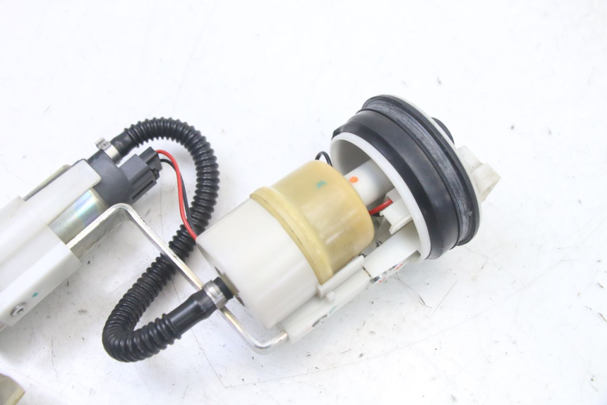 photo de POMPE A ESSENCE PIAGGIO MP3 LT 400 (2007 - 2012)