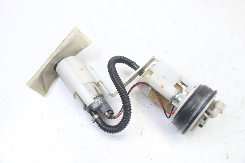 photo de POMPE A ESSENCE PIAGGIO MP3 LT 400 (2007 - 2012)