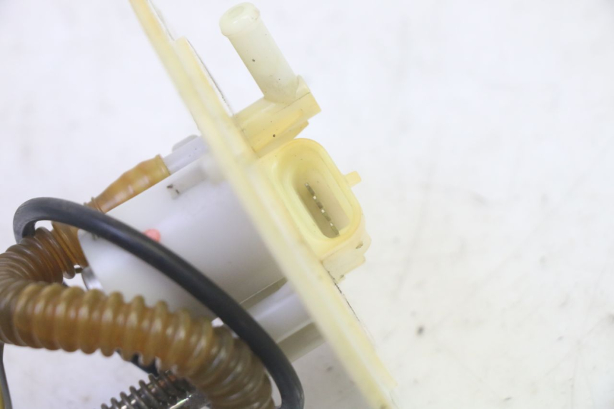 photo de POMPE A ESSENCE DAELIM S1 125 (2007 - 2016) - Gros plan technique