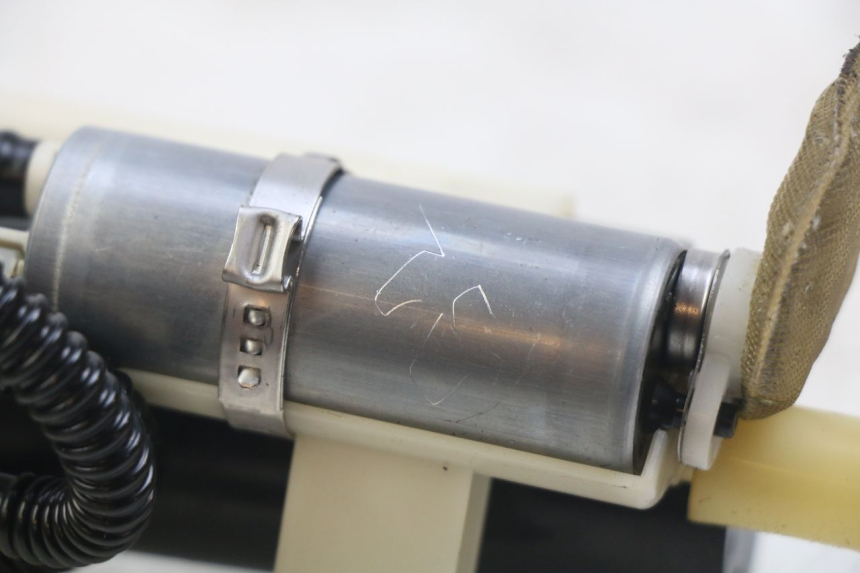 photo de POMPE A ESSENCE PEUGEOT SATELIS 125 (2010 - 2012)