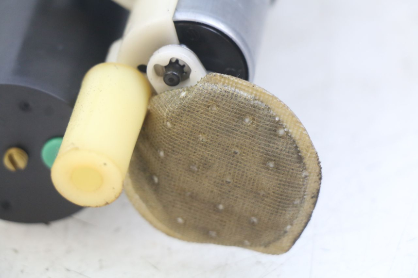 photo de POMPE A ESSENCE PEUGEOT SATELIS 125 (2010 - 2012)