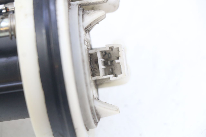 photo de POMPE A ESSENCE PEUGEOT SATELIS 125 (2010 - 2012)