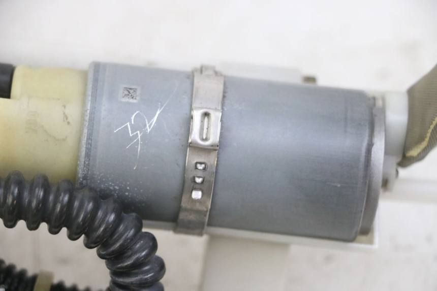 photo de POMPE A ESSENCE PEUGEOT SATELIS 125 (2013 - 2018)