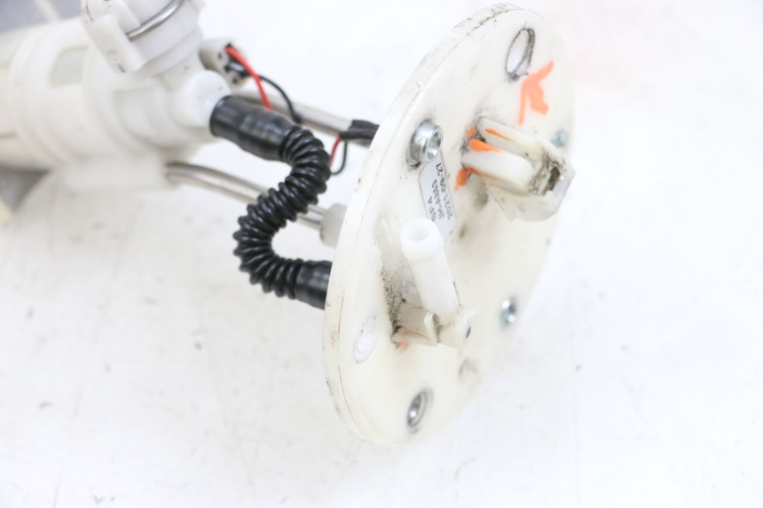 photo de POMPE A ESSENCE PEUGEOT SPEEDFIGHT 4 4T EFI 50 (2021 - 2025) - État de surface