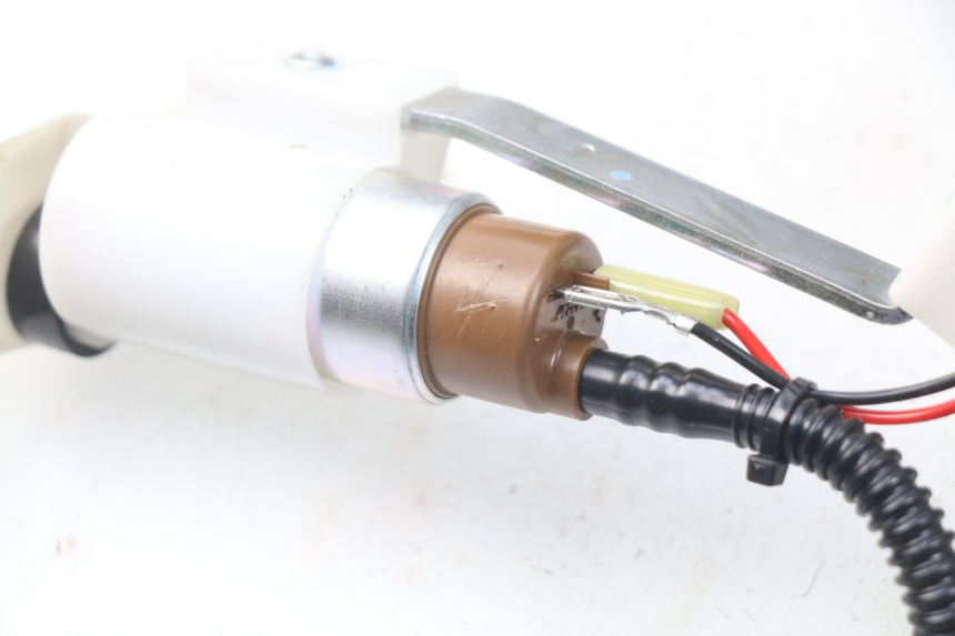 photo de POMPE A ESSENCE PIAGGIO VESPA LX IE 125 (2010 - 2012)