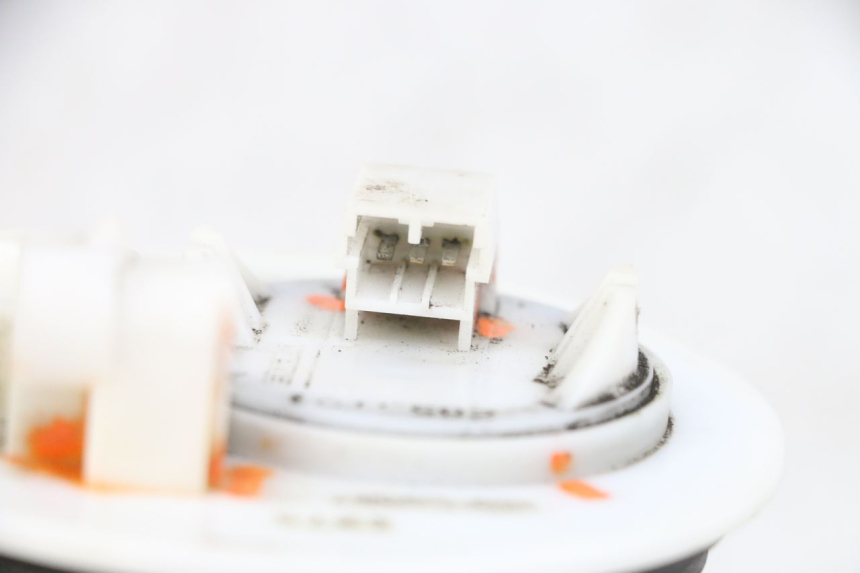 photo de POMPE A ESSENCE YAMAHA XMAX X-MAX 125 (2006 - 2009) - Vue d’ensemble