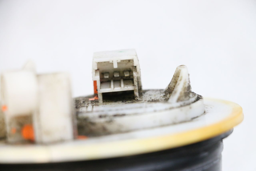 photo de POMPE A ESSENCE YAMAHA X-MAX XMAX 125 (2010 - 2013) - Zoom état d’usage