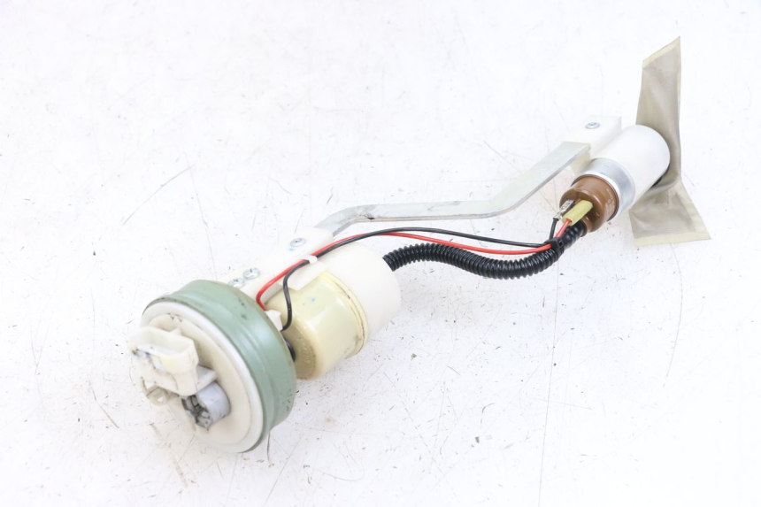 photo de POMPE A ESSENCE PIAGGIO X10 125 (2012 - 2017)